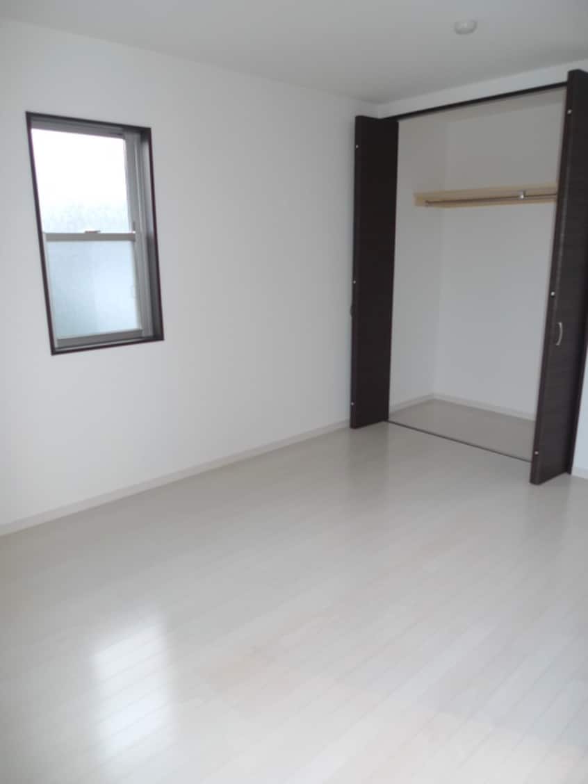 居室 ブル－メ・アカイ