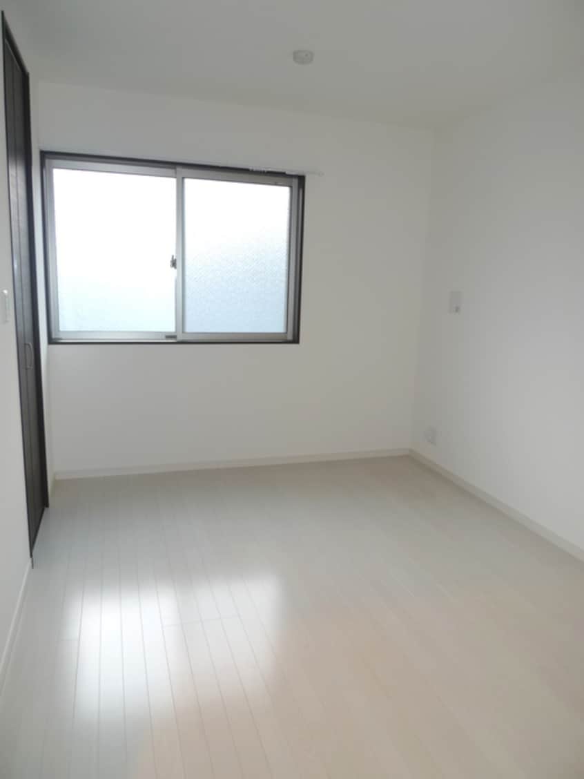 居室 ブル－メ・アカイ