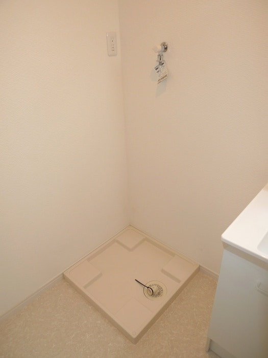 洗濯機置場 ブル－メ・アカイ