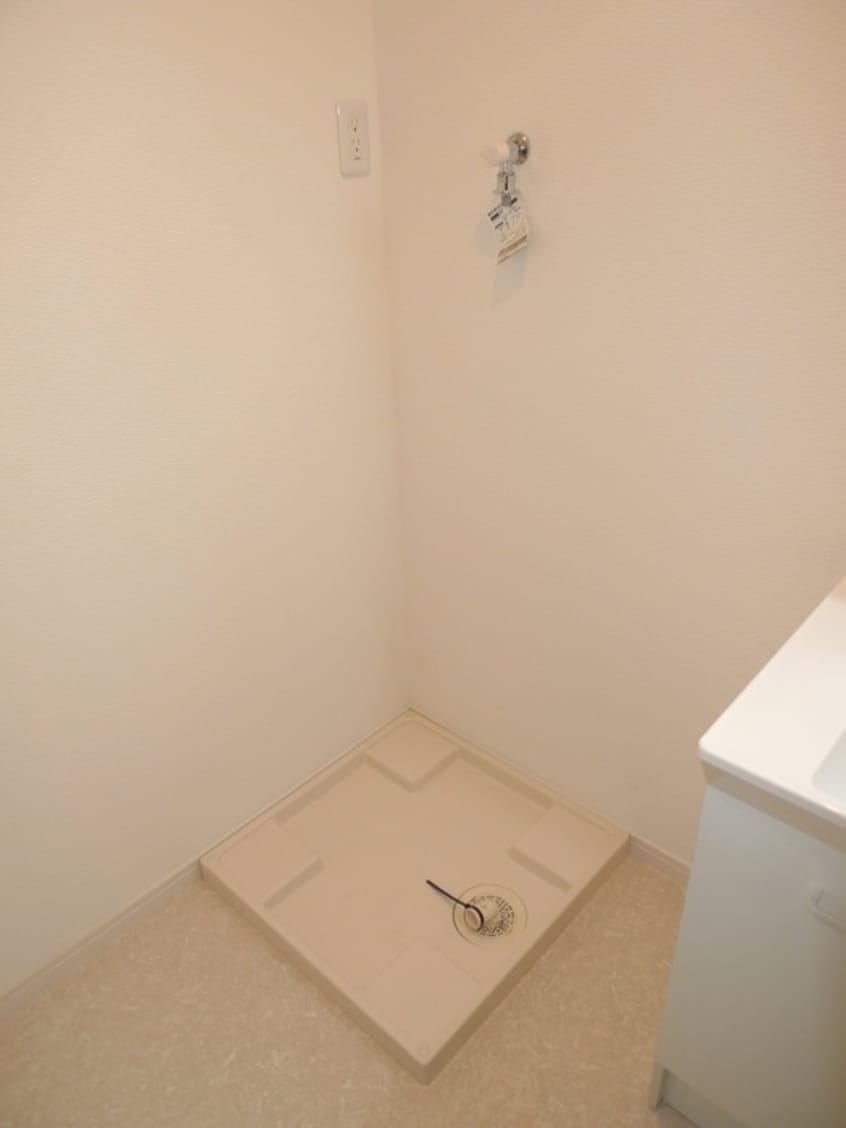 洗濯機置場 ブル－メ・アカイ