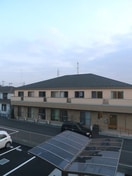 室内からの展望 ブル－メ・アカイ