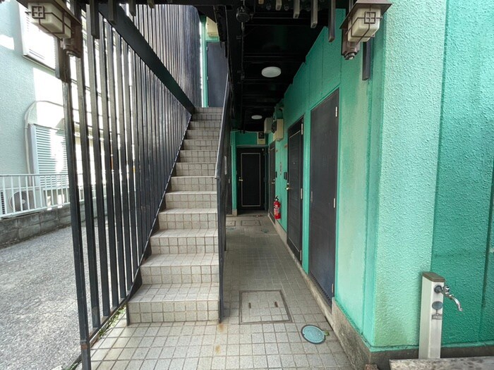エントランス部分 パロッツ白楽