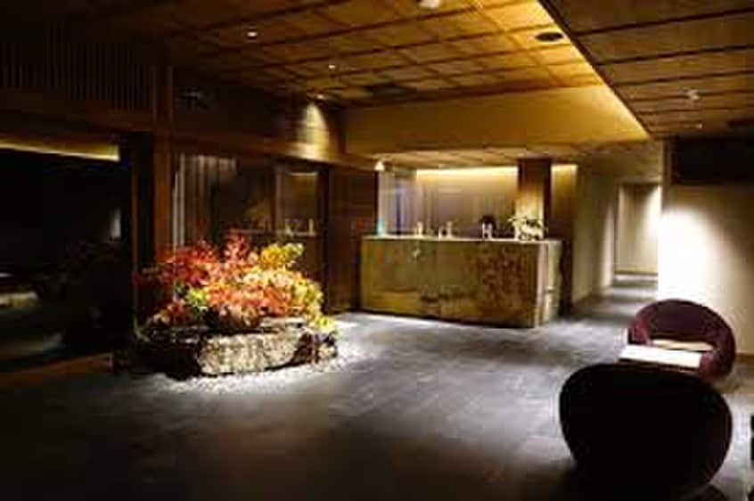 割烹 月かげ 由縁別邸 代田(その他飲食（ファミレスなど）)まで182m ブロッサム下北沢