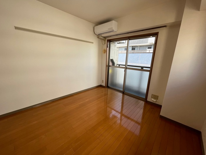 居室 シルクリバ－白河