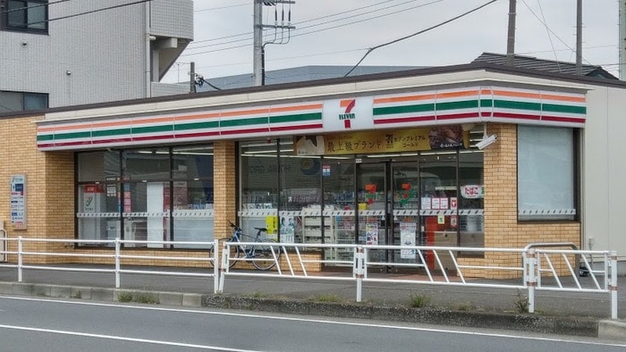 セブンイレブン大和下鶴間東店(コンビニ)まで166m クロストン４