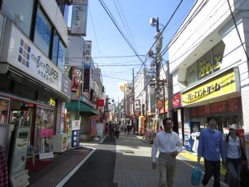 スキップ村商店街(その他飲食（ファミレスなど）)まで334m エレガンス　タキザワ