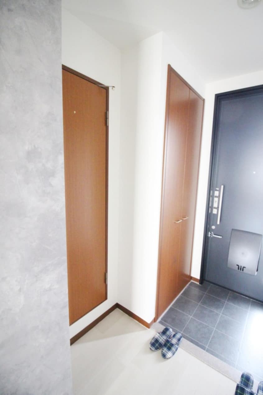 玄関 ＫＡＷＡＤＡ．Ｂ．Ｕ．７０７