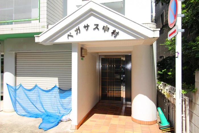 エントランス部分 ペガサス中村