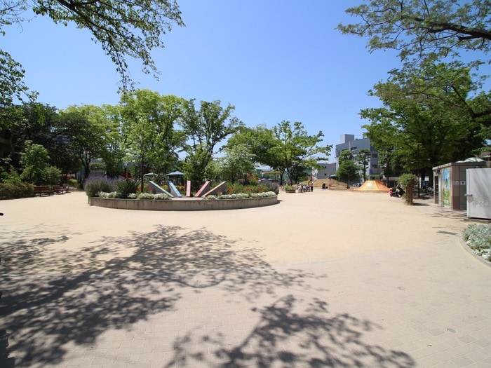 鮫洲入江広場(公園)まで350m カ－サ・フェリス