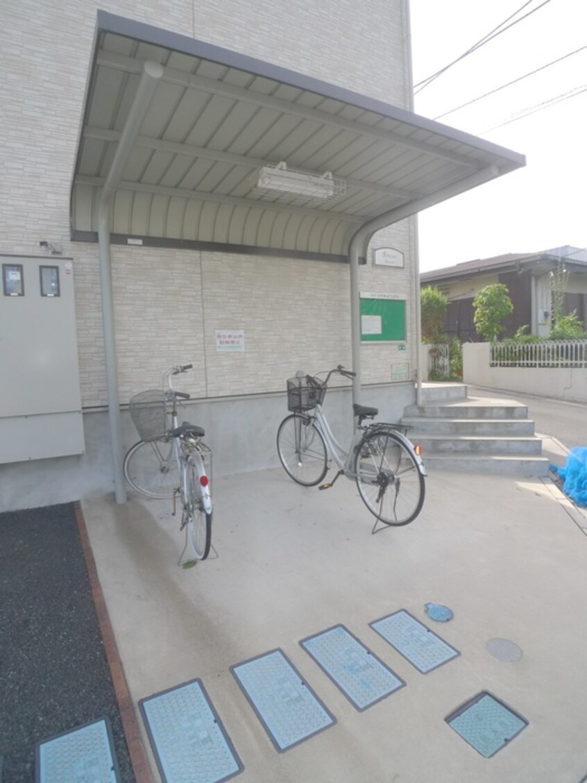 駐輪場 アムール モネ