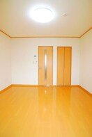 居室 アムール モネ