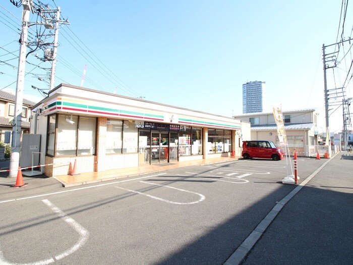 セブンイレブン長津田駅西口店(コンビニ)まで850m 第二パークハイムユニ（１０３）
