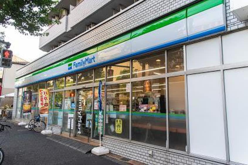 ファミリーマート　小滝橋通り店(コンビニ)まで275m ミリアレジデンス北新宿