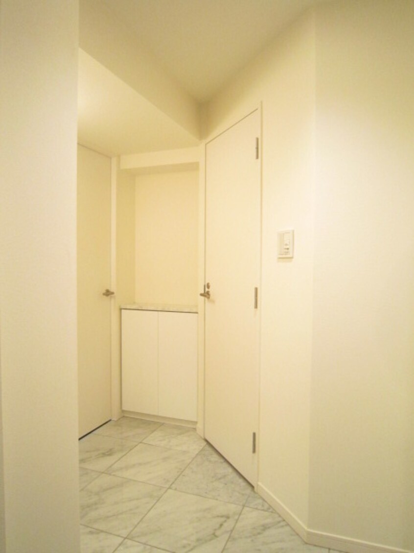 玄関 ｺﾝﾌｫﾘｱ日本橋人形町ｲｰｽﾄ