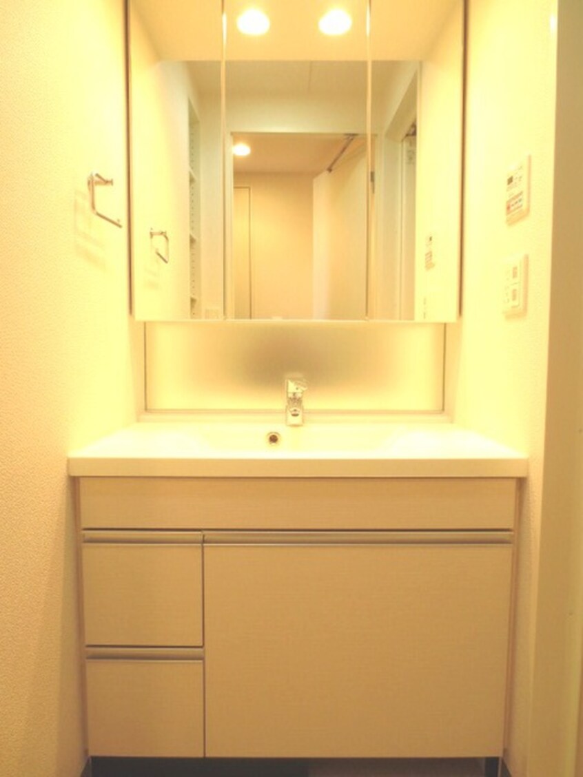 洗面 コンフォリア東池袋ＷＥＳＴ