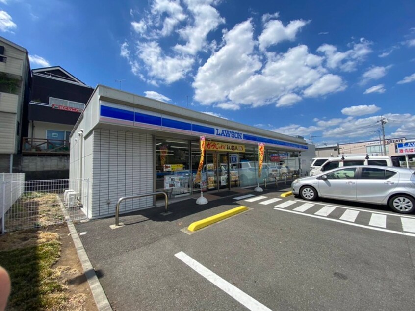 ローソン横浜十日市場町店(コンビニ)まで215m 河口ビル