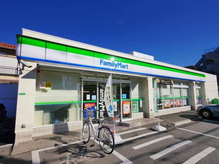 ファミリーマート(コンビニ)まで550m G.M.Court