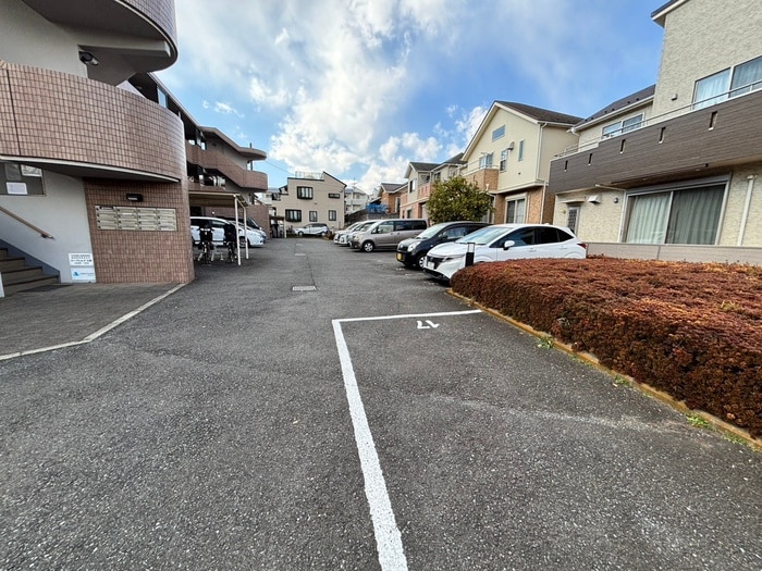 駐車場 パークヒルズ三部