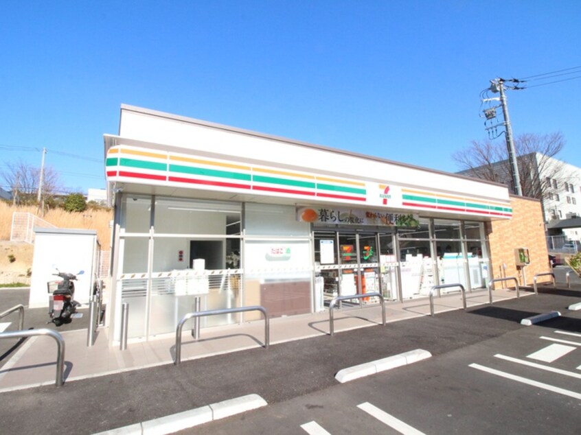 セブンイレブン 横浜あざみ野店(コンビニ)まで288m フィオ－レあざみ野