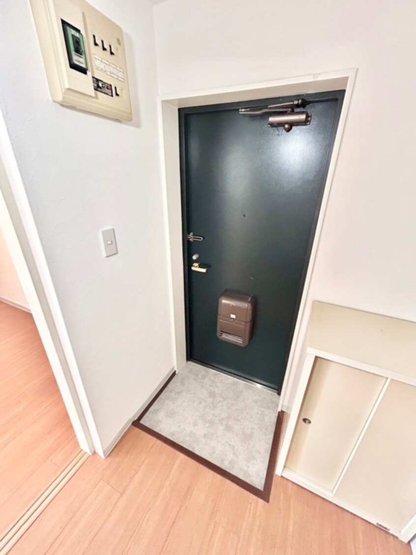 玄関 コ－ポサニ－