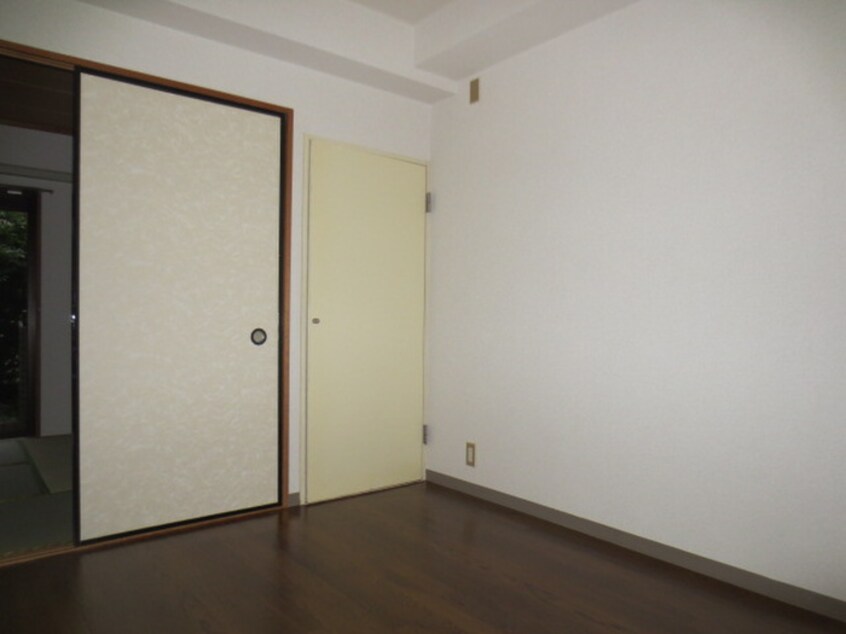 居室 メゾンドバ－クリ－