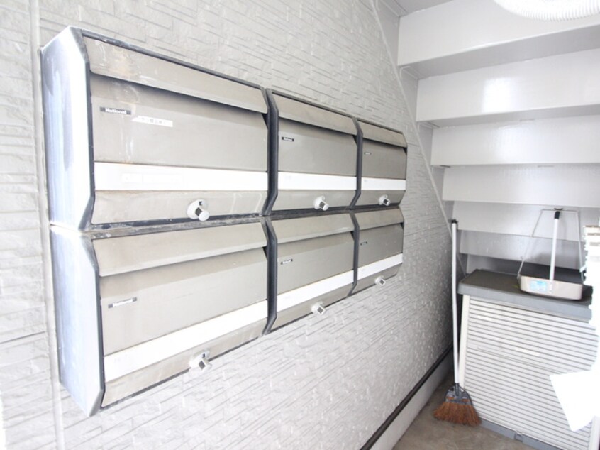 建物設備 ラフォ－レ・サカイ