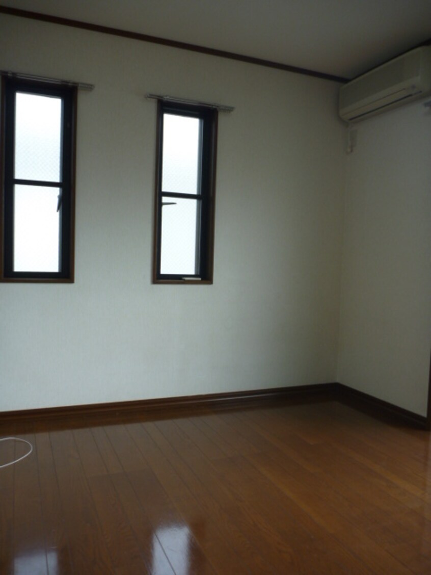 居室 ラフォ－レ・サカイ