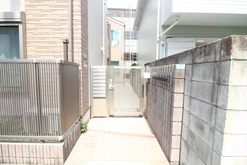 エントランス部分 ヴィヴィエ東中野