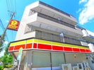 アドバンスビルの外観