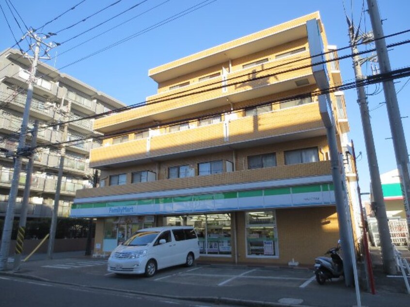 ファミリーマート日吉6丁目店(コンビニ)まで230m リブリ・グランコート日吉