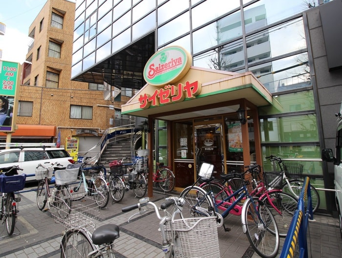 サイゼリヤ(その他飲食（ファミレスなど）)まで350m リベルテ新中野
