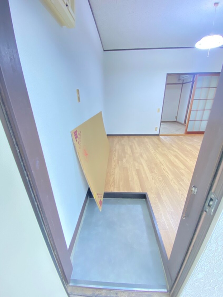 玄関 グリ－ンハイツ石垣