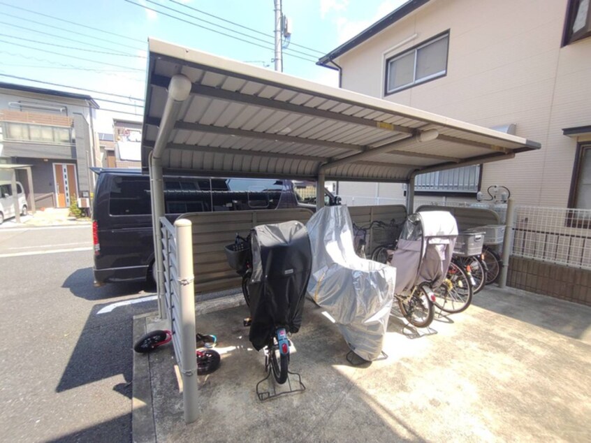 駐輪場 クレメント