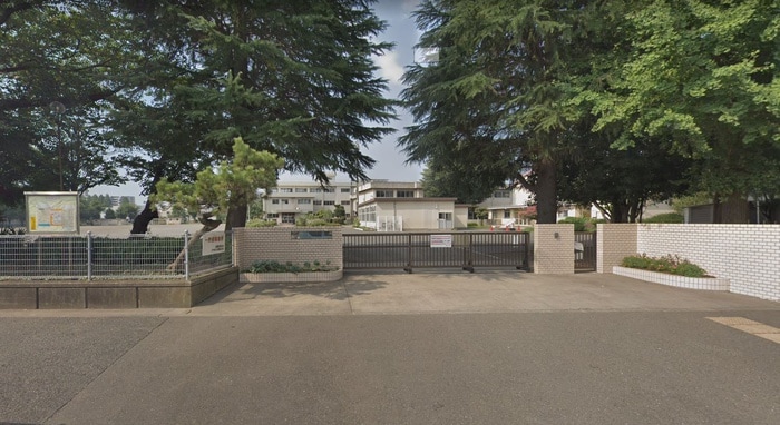 向陽小学校(小学校)まで1106m クレメント