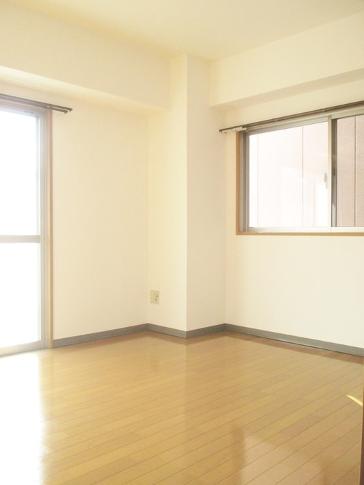 居室 サンクリスタル関