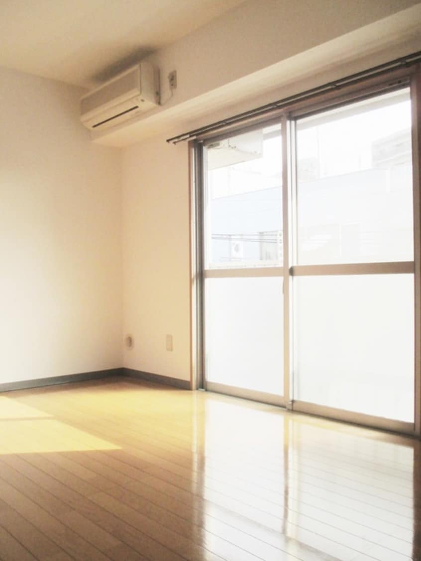 居室 サンクリスタル関