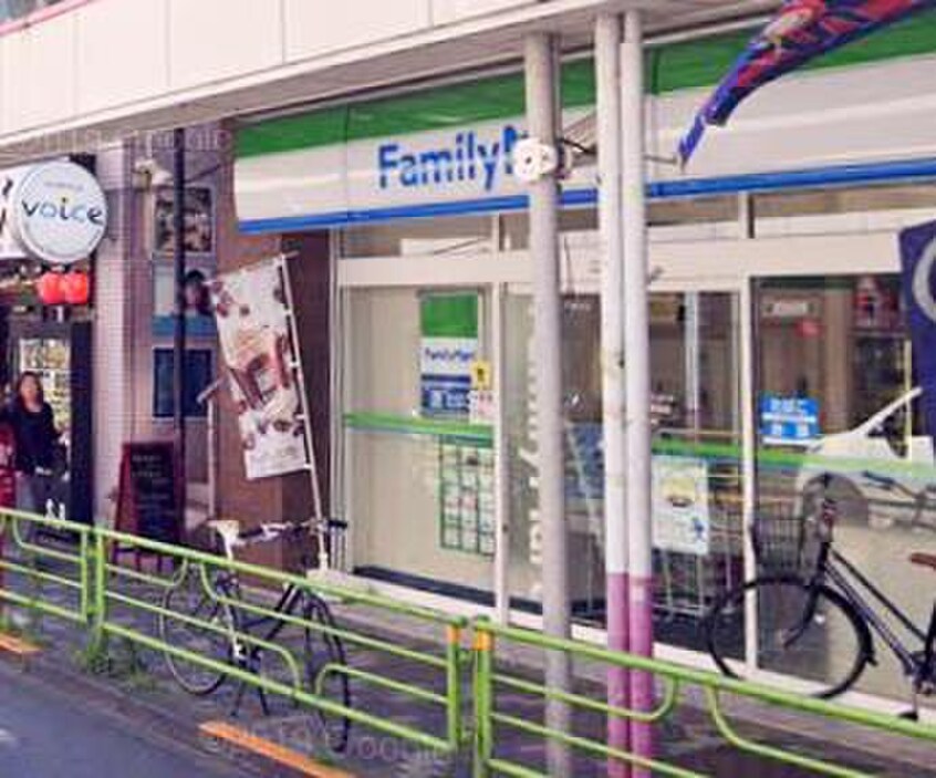 ファミリーマート西荻窪駅南店(コンビニ)まで485m 松銀マンション