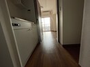 廊下 シルフィ鷺宮