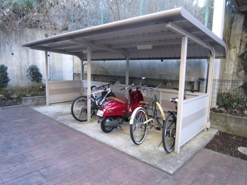 駐輪場 アルコバレ－ノ