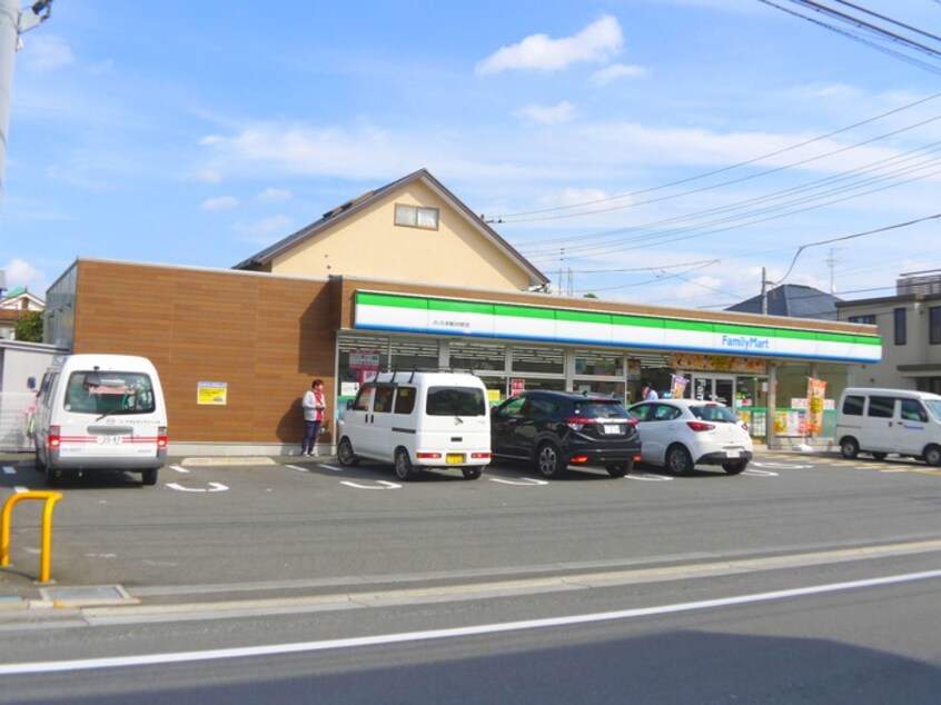 ファミリーマート(コンビニ)まで650m リファインドマンション　Ｋ