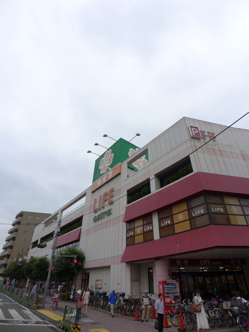 ライフ千川駅前店(スーパー)まで750m グリ－ングラス要町