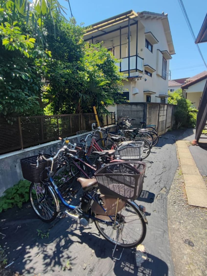 駐輪場 アプリコットハウス