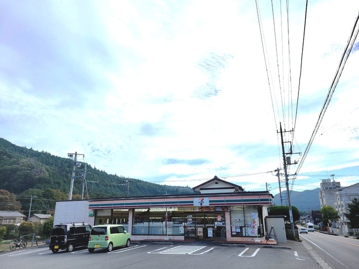 セブンイレブン飯能原市場店(コンビニ)まで3300m リバーサイドハウス飯能