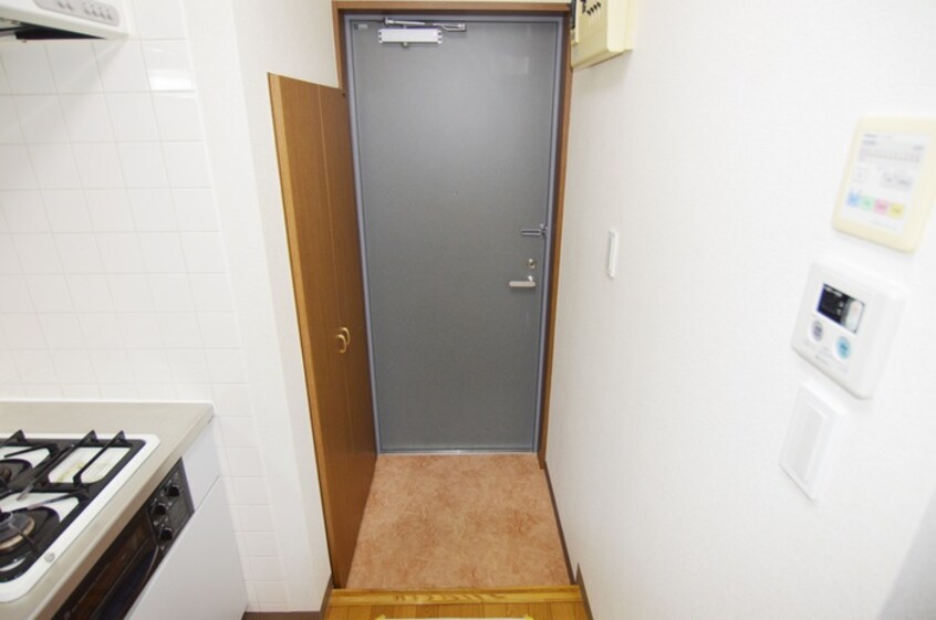 玄関 ヒルズガ－デン