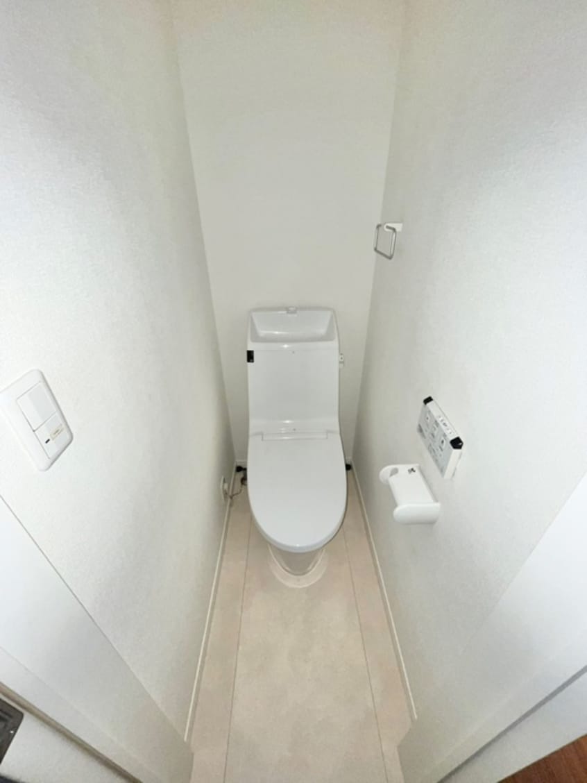 トイレ リュミエ安善