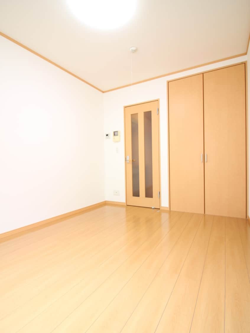 居室 ＥＳコ－ト日吉本町