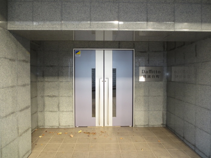 エントランス部分 ドゥーエ横濱台町