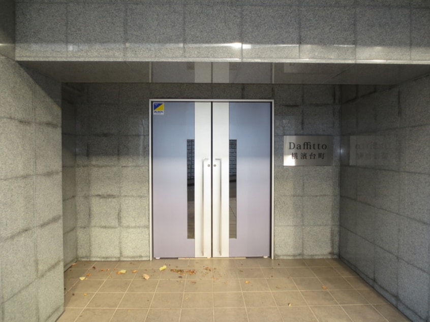 エントランス部分 ドゥーエ横濱台町