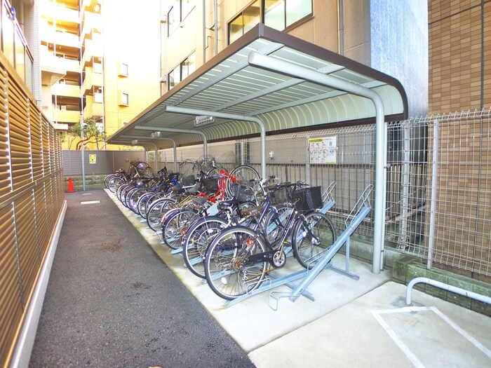 駐輪場 エレンシアＫ