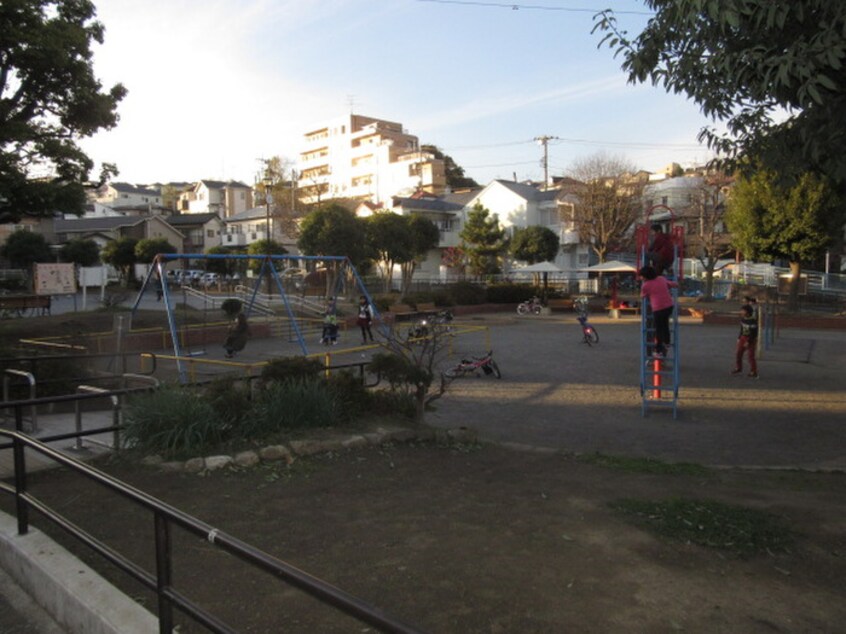 新沢公園(公園)まで1500m ヴェルジェ戸塚